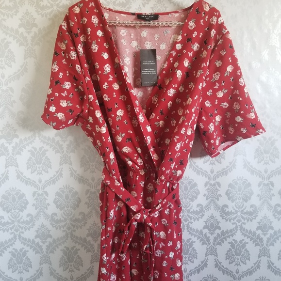 New Look Dresses & Skirts - ❌SOLD❌New Look Tall Red Ditsy Floral Wrap